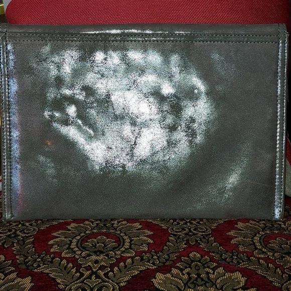 BCBG Generation Distressed Silver Envelope Style Clutch Y2K!  EUC! - Picture 4 of 4